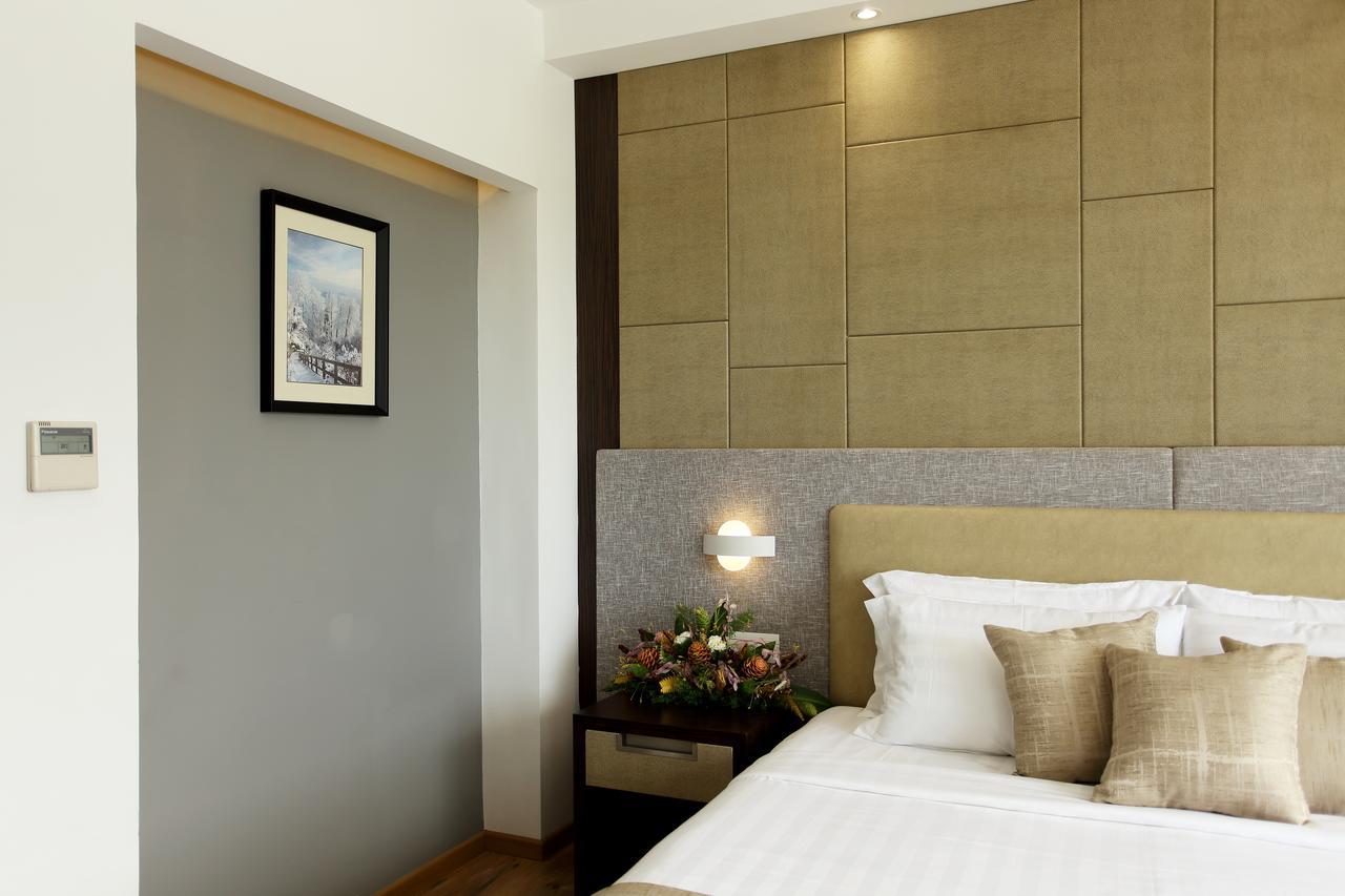 Sugar Business Hotel Kochi Exterior foto